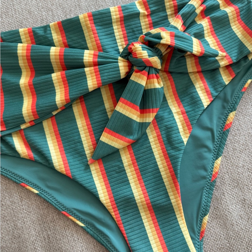 Rip Curl Striped Retro Bikini Set with Bow Detail - Large - NEW - Picture 7 of 9